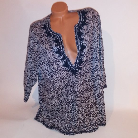 Anne Carson Blouse 1X Blue Shite Geo Tribal Embroidered Trim 3/4 Sleeve V Neck P - Picture 1 of 10